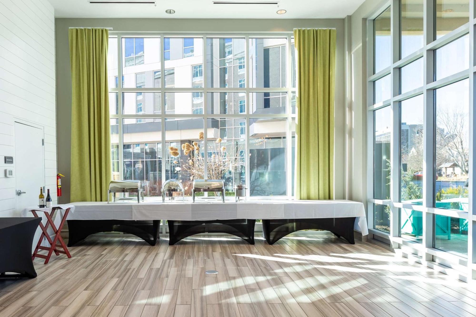 Hilton Garden Inn Asheville Downtown Экстерьер фото