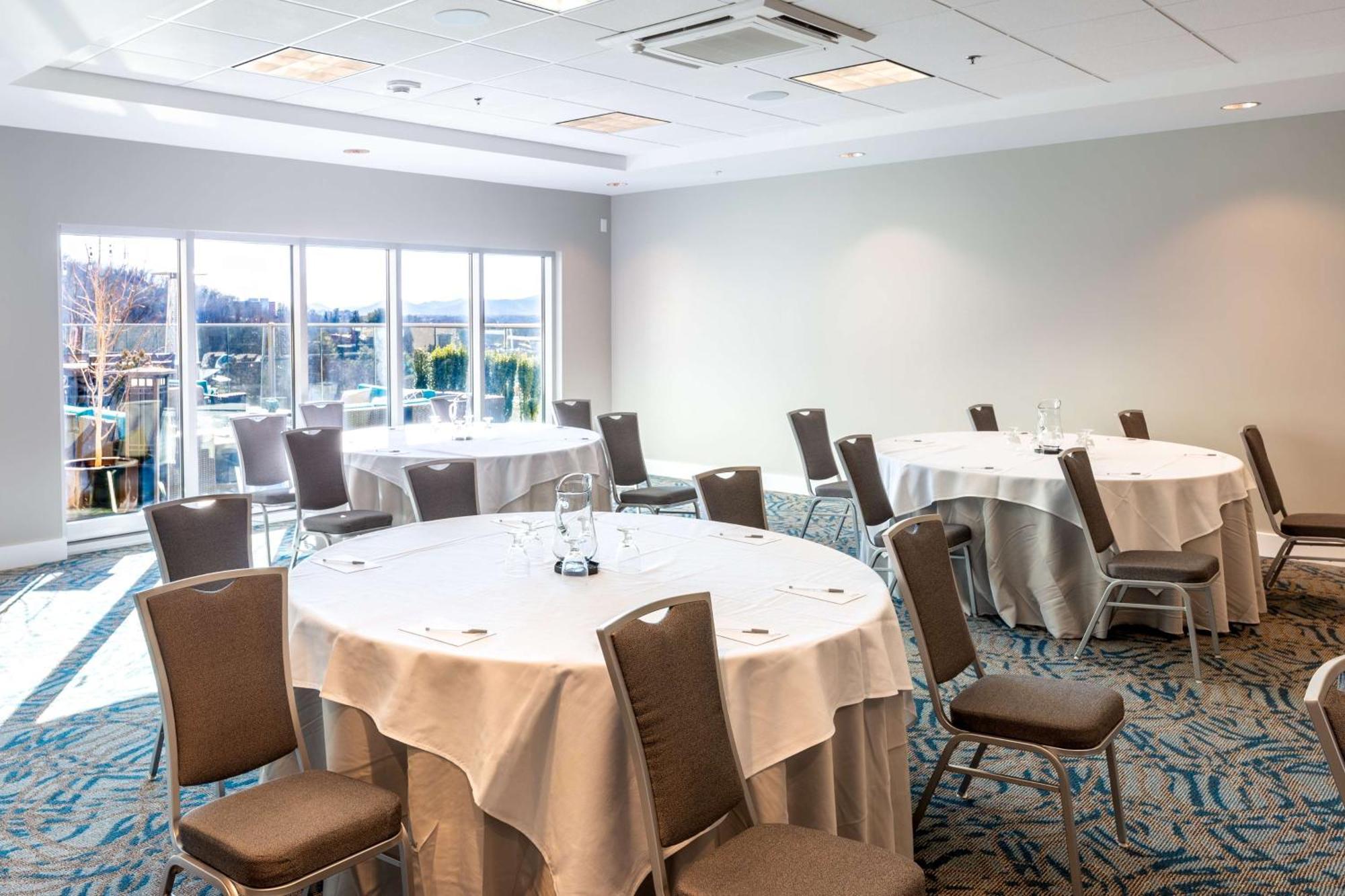 Hilton Garden Inn Asheville Downtown Экстерьер фото