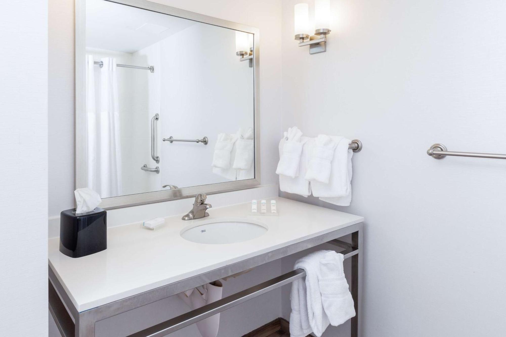 Hilton Garden Inn Asheville Downtown Экстерьер фото