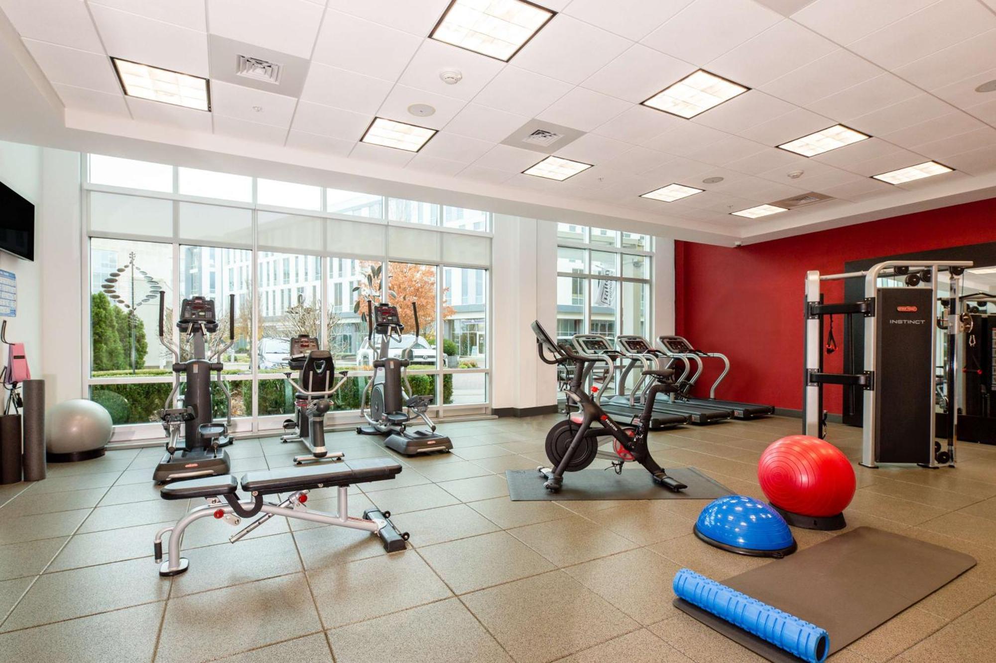 Hilton Garden Inn Asheville Downtown Экстерьер фото